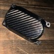 画像2: HPI カーボンスロットルボディーサイドカバー (2)