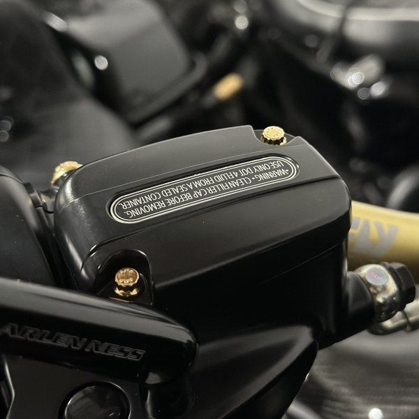 画像1: Bamco マスターシリンダーカバー ARPボルトキット08-2023年ツーリングモデル用 (1)