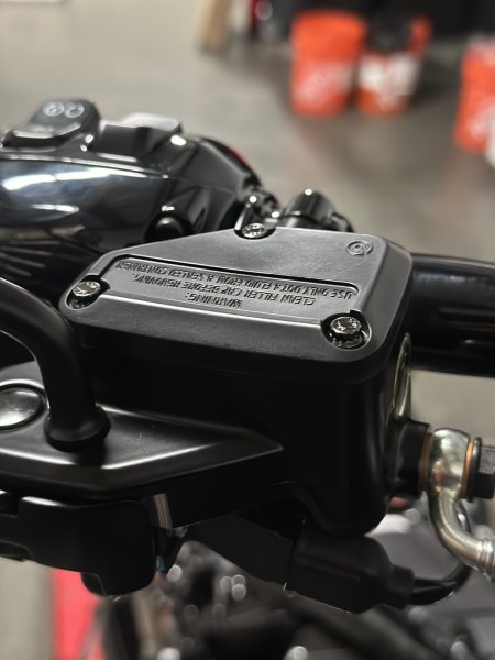画像1: Bamco マスターシリンダーカバー ARPボルトキット 23.5 CVO + 24 ツーリング用 (1)