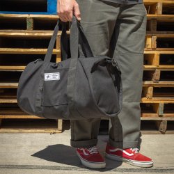 画像2: THRASHIN SUPPLYトレードマーク ダッフルパック 27L 