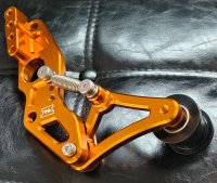 リアピボット一体式チェーンテンショナー