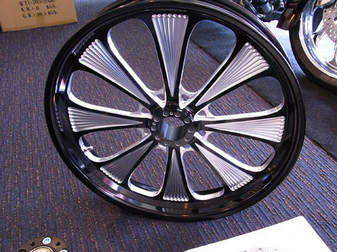 Sinister 8 Billet Wheel  　コントラストカット