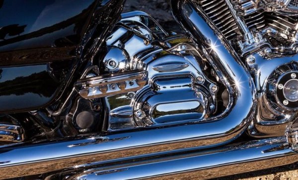 画像2: トランスミッション クロームカバー 09-2016年ツーリングモデル用 (2)