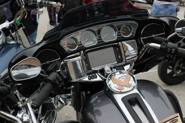 画像4: Tri-Line/トライライン メータートリム 2014年以降ツーリングモデル/トライク用 クローム (4)