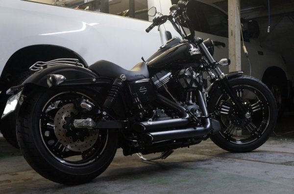 画像8: SADDLEMEN ヘルズダウン ソロシート 06年以降のダイナ用(背の低い方向けのシート) (8)