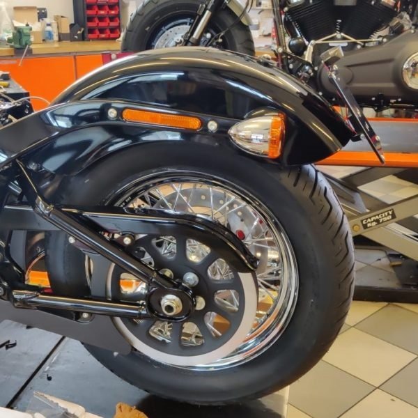 画像2: vity's design License Plate Central Holder Street Bob – Softail Slim – Softail Standard 2018 up (2)