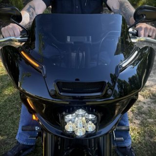 2019FLHXSEウィンドシールドトリム ハーレー純正 ツアラー ウインドシールド|Harley Davidson