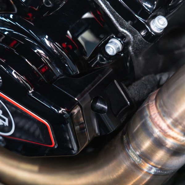 画像2: Hofmann Designs カムプロキシミティセンサーカバー23.5 CVO + 24 ツーリング用 (2)