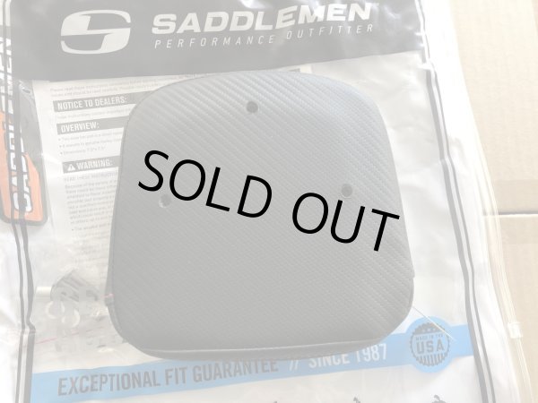 画像2: SDCグリッパーシートマッチデザイン HD純正トライアングルバックプレート向けパッド レッドステッチ (2)