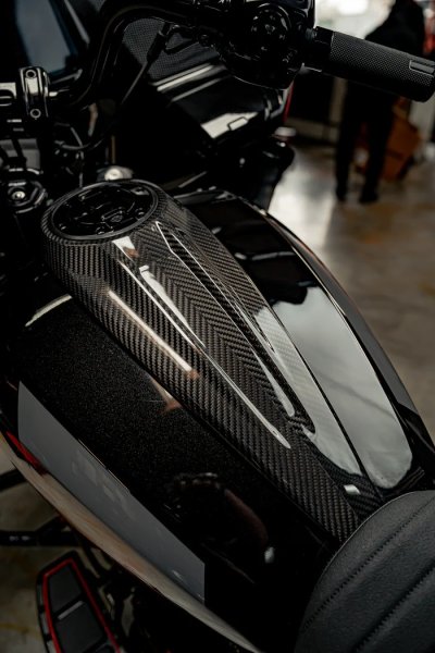 画像2: SLYFOX カーボン ダッシュカバー2023CVO/2024年以降新型ツーリング用 (2)