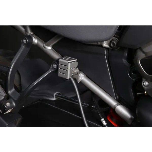 画像2: DYNOJET リアブレーキリザーバータンクガードパンアメリカ (2)