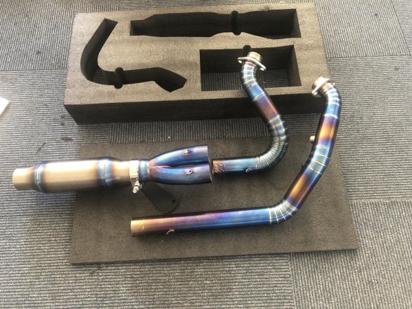 画像4: チタニウム 2-1 マフラー M8 ソフテイル用 (4)