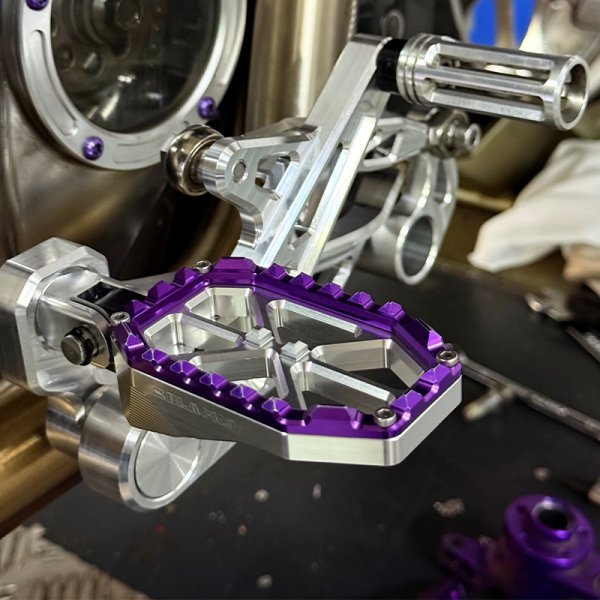 画像5: 131RRスタイル ミッドコントロールキット (5)