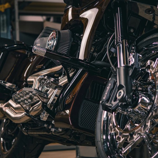 画像1: OG ハイウェイペグ付きクラッシュバー2024年以降ツーリングモデル用 (1)