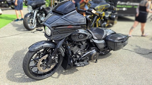 画像1: American Suspension コンプリートエアサスキット2023年以降のハーレーダビッドソンCVO倒立用 (1)