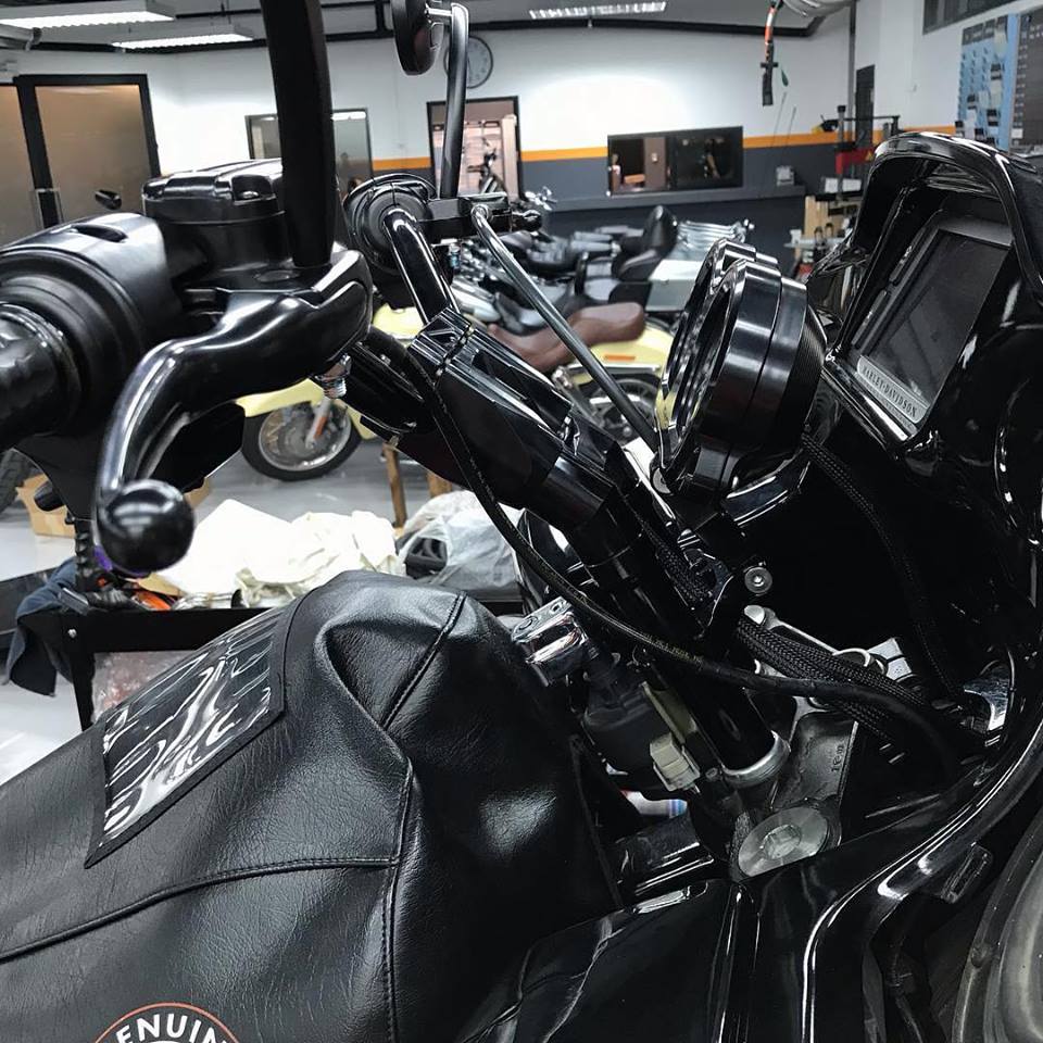 KRAUS KICKBACK アイソレイティッドライザー 1インチハンドル用 ブラック KRAUS MOTOR ライザー ハンドル関連部品